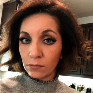 Meet your Posher, Elisa